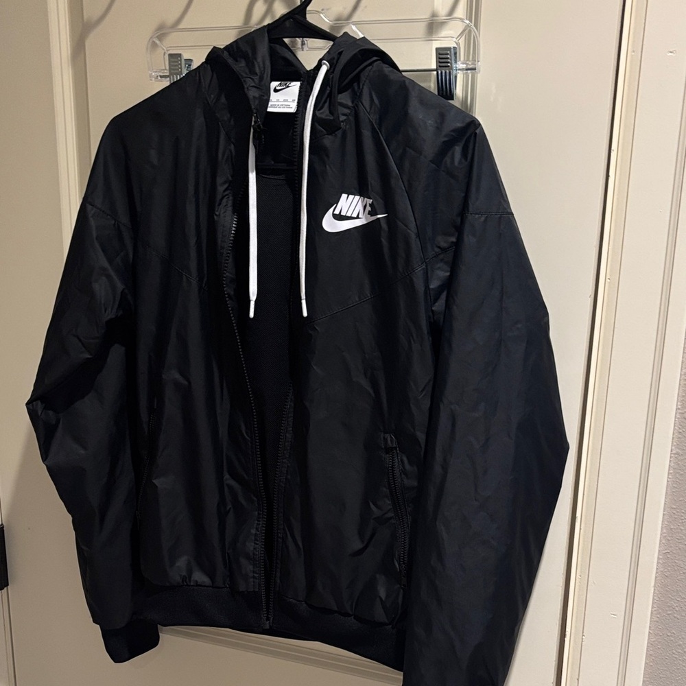 Nike women’s XS Black Windbreaker/rain Jacket